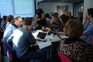 Kuva Avoimen datan mestarikurssilta. Tarmo Toikkanen kertoo avoimista lisensseistä. Kuva: AvoinGLAM, CC BY